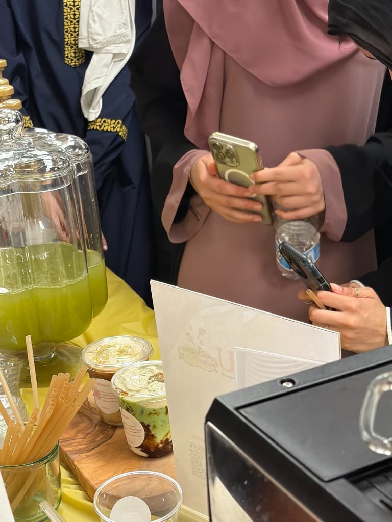 412Sips pop-up drink stand with matcha and iced lattes